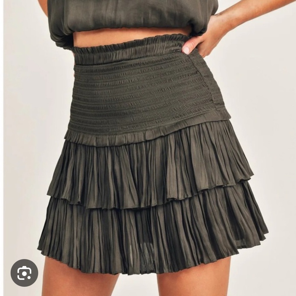 Rest dark grey Tiered Skirt